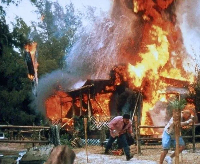 Остров МакКинси (1998) через торрент бесплатно Остров МакКинси (1998) фильм через торрент бесплатно