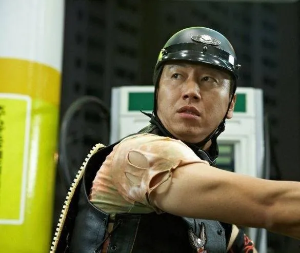 Атакуй заправки! 2 (2010) в хорошем качестве через торрент Атакуй заправки! 2 (2010) фильм в хорошем качестве через торрент