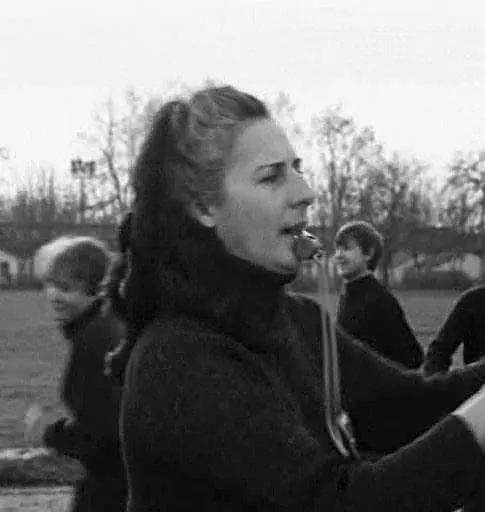 Долгие проводы (1971) через торрент бесплатно Долгие проводы (1971) фильм через торрент бесплатно