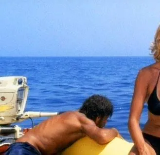 Отнесенные необыкновенной судьбой в лазурное море в августе (1974) через торрент бесплатно Отнесенные необыкновенной судьбой в лазурное море в августе (1974) фильм через торрент бесплатно