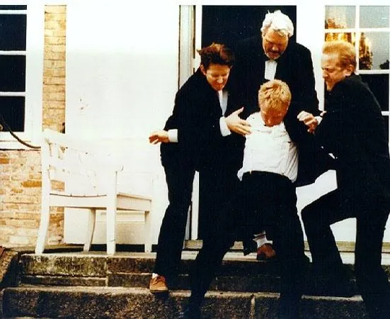 Торжество (1998) в хорошем качестве через торрент Торжество (1998) фильм в хорошем качестве через торрент