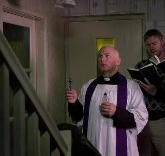 Когда гаснет свет (2012) через торрент скачать Когда гаснет свет (2012) фильм через торрент скачать