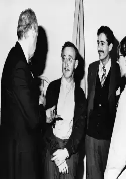 Зелиг (1983) в хорошем качестве через торрент Зелиг (1983) фильм в хорошем качестве через торрент