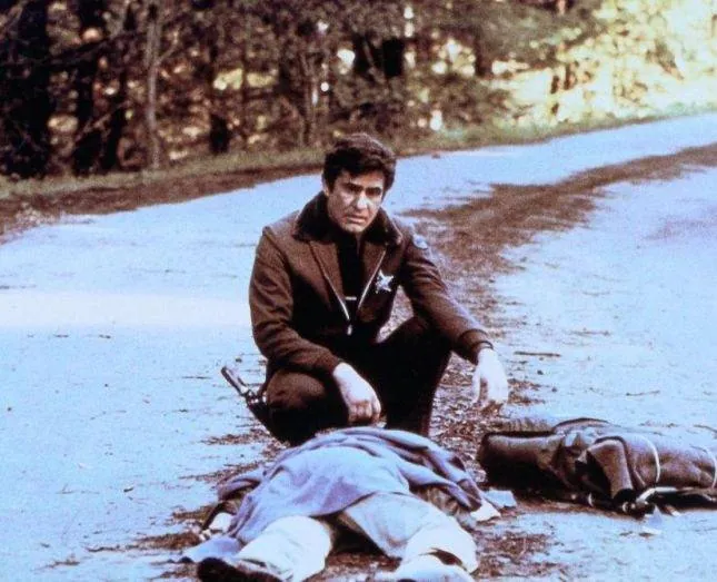 Похоронены, но не мертвы (1981) через торрент скачать Похоронены, но не мертвы (1981) фильм через торрент скачать