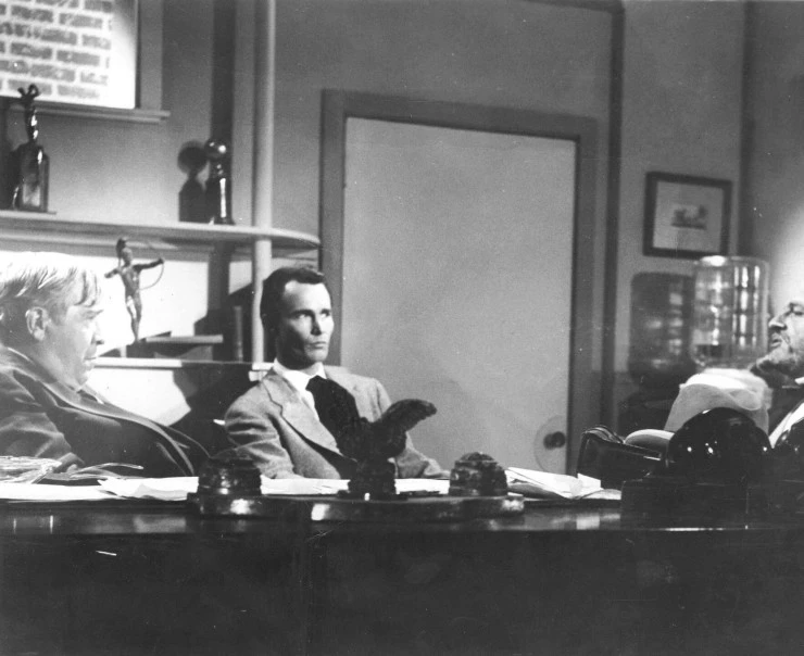 Невеста монстра (1955) через торрент бесплатно Невеста монстра (1955) фильм через торрент бесплатно