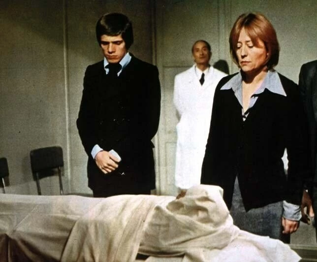 Каждому свой ад (1976) через торрент бесплатно Каждому свой ад (1976) фильм через торрент бесплатно