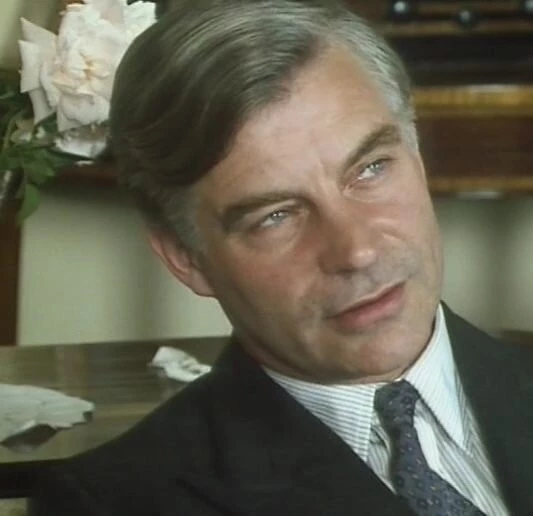 Мисс Марпл Агаты Кристи: Убийство в доме викария (1986) в хорошем качестве через торрент Мисс Марпл Агаты Кристи: Убийство в доме викария (1986) сериал в хорошем качестве через торрент