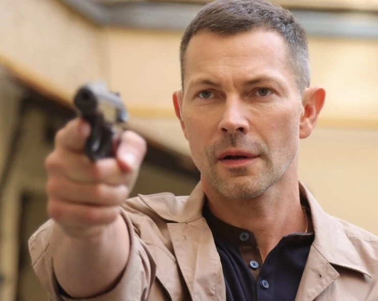 Шеф. Возвращение (2012) через торрент скачать Шеф. Возвращение (2012) сериал через торрент скачать