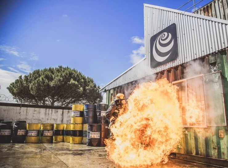 Спасатели 3 (2013) через торрент бесплатно Спасатели 3 (2013) фильм через торрент бесплатно