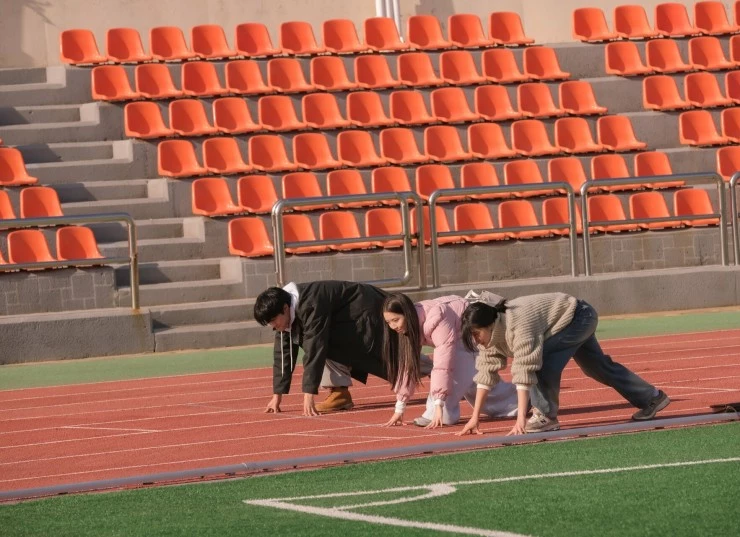 Время быть сильным (2024) через торрент скачать Время быть сильным (2024) фильм через торрент скачать